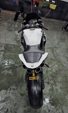 yamaha-r1-2014-big-1