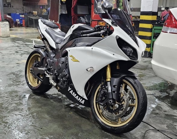 yamaha-r1-2014-big-5