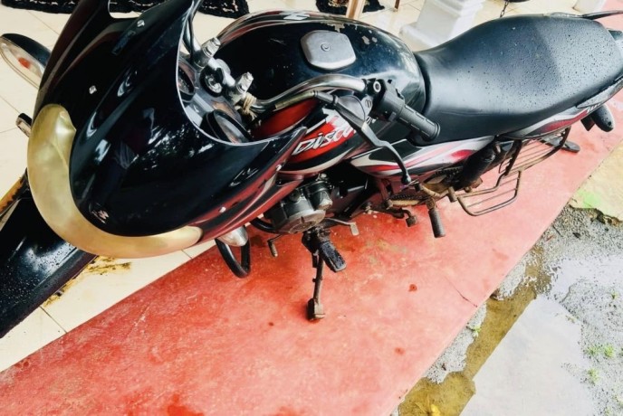 bajaj-discover-100-2010-big-4