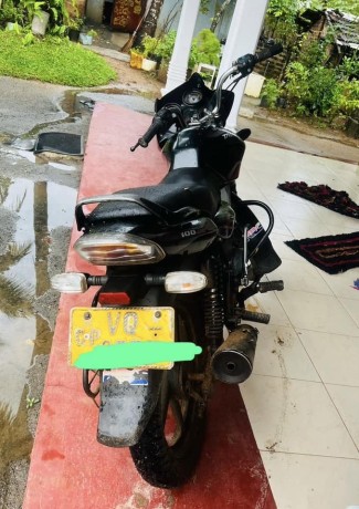 bajaj-discover-100-2010-big-1