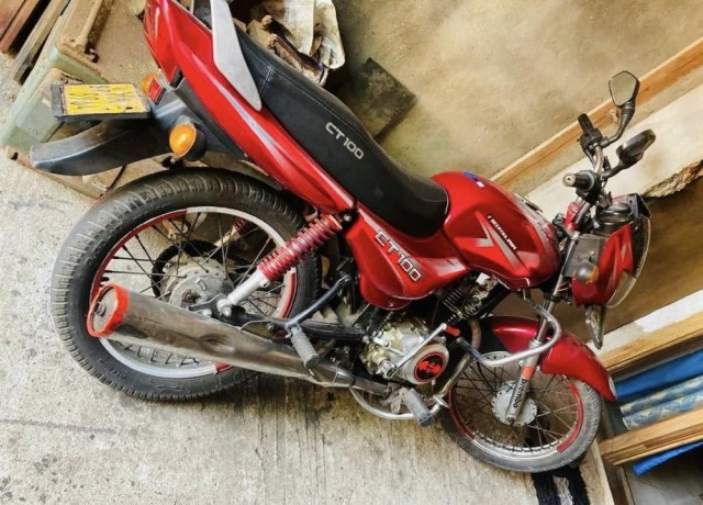 bajaj-ct100-big-3