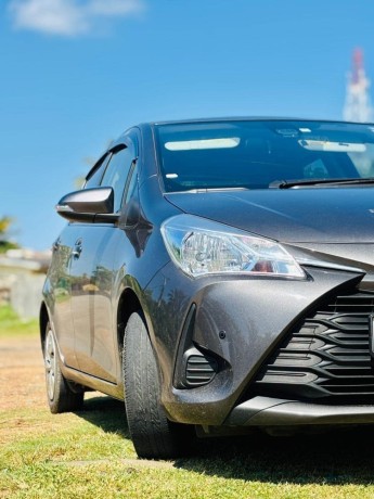 toyota-vitz-2017-big-9