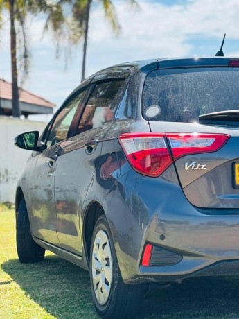 toyota-vitz-2017-big-8