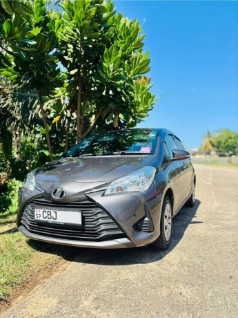 toyota-vitz-2017-big-7