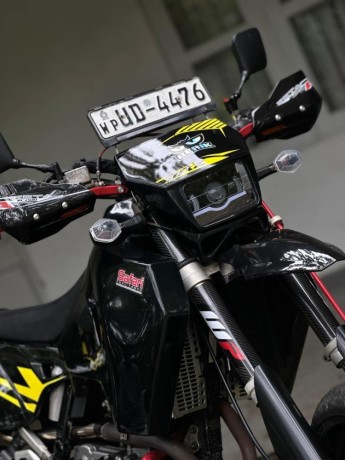 suzuki-drz-400sm-registered-big-2