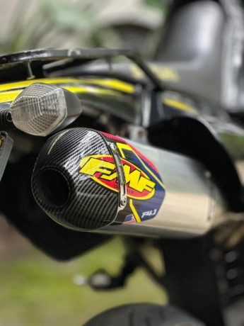 suzuki-drz-400sm-registered-big-4