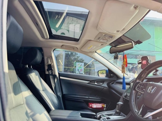honda-civic-ex-sedan-2018-big-4