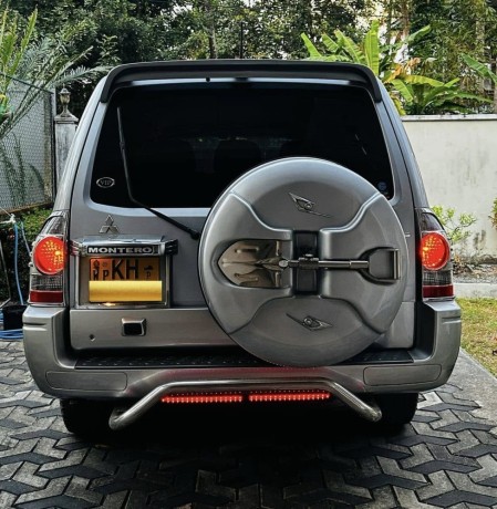 mitsubishi-montero-v6-big-1