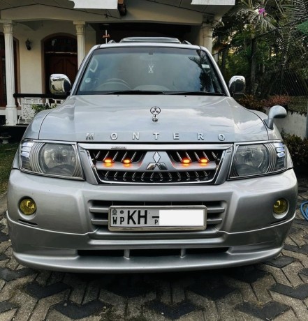 mitsubishi-montero-v6-big-0