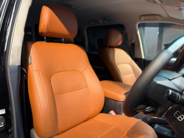 toyota-landcruiser-v8-big-6
