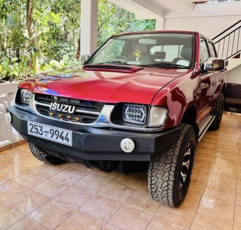 isuzu-tfs-4wd-double-cab-big-0