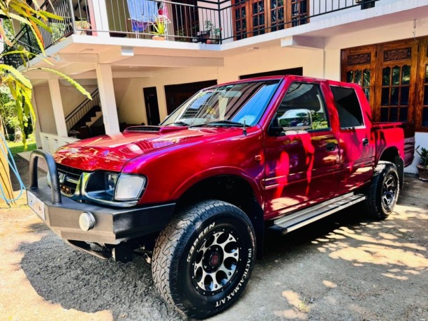 isuzu-tfs-4wd-double-cab-big-2