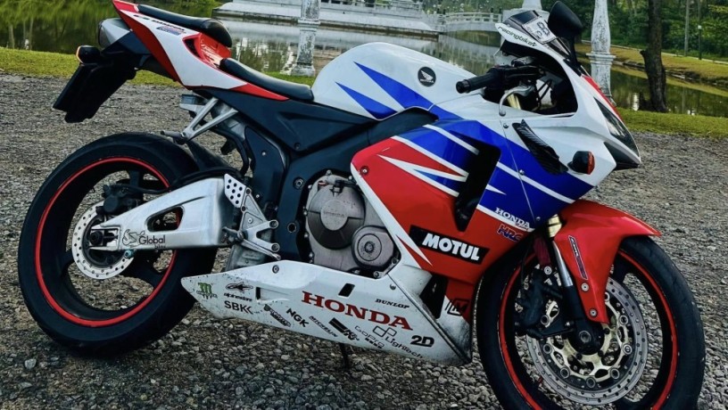 honda-cbr-600-original-registered-big-3