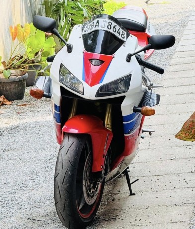 honda-cbr-600-original-registered-big-0
