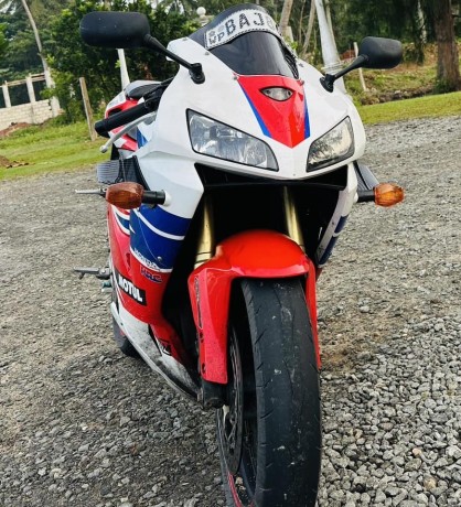 honda-cbr-600-original-registered-big-1
