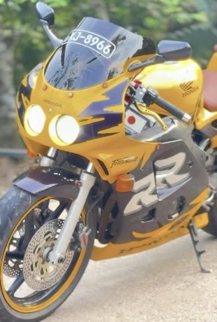 honda-cbr-250-gullarm-registered-big-8