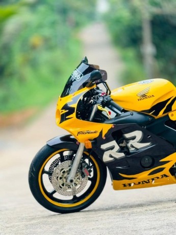 honda-cbr-250-gullarm-registered-big-6