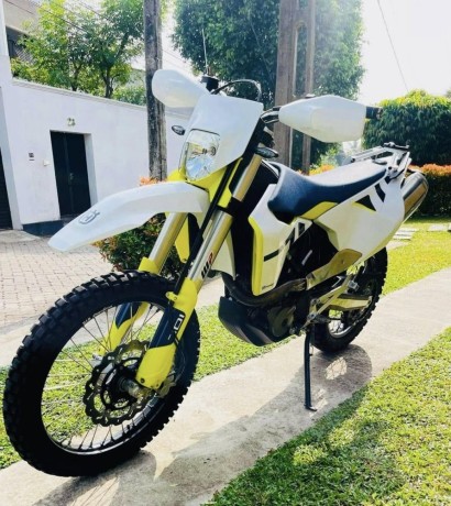 husqvarna-701-2021-big-1