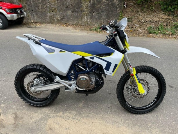 husqvarna-701-2021-big-4