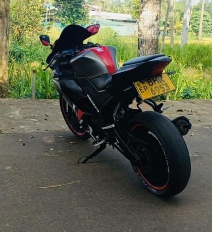 yamaha-r15-2019-big-1