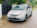 toyota-prius-20-anniversary-20112013-small-5
