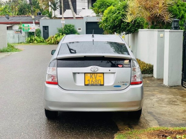 toyota-prius-20-anniversary-20112013-big-1