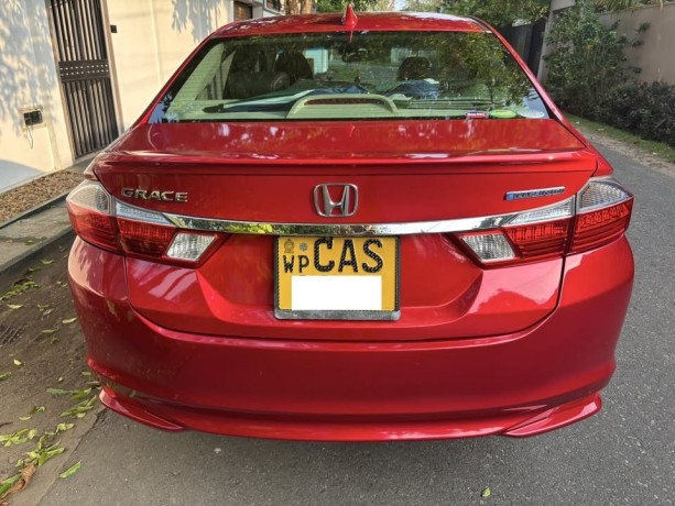 honda-grace-ex-grade-big-1