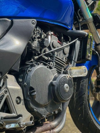honda-hornet-250-2015-big-4