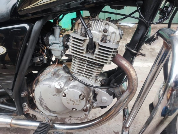 suzuki-gn-125-japan-onlight-big-4