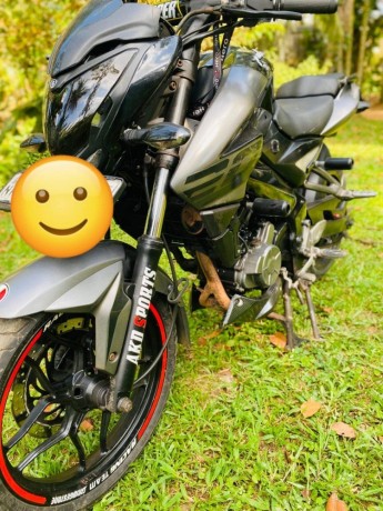 bajaj-pulsar-ns200-bs4-2018-big-0