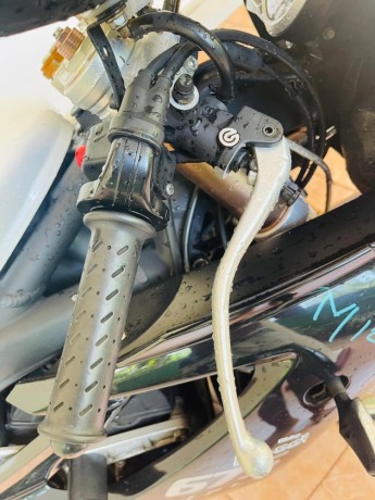 triumph-daytona-675-2012-big-8