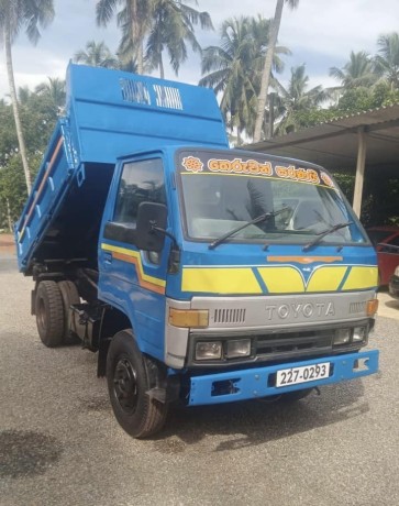 toyota-dayana-tipper-big-0