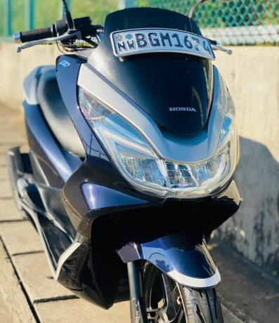 honda-pcx-2019-big-2