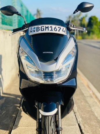 honda-pcx-2019-big-0