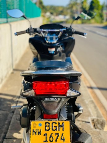 honda-pcx-2019-big-3