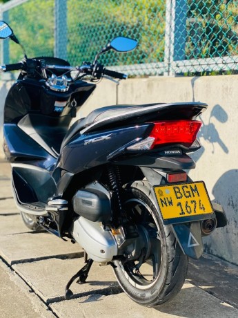 honda-pcx-2019-big-1