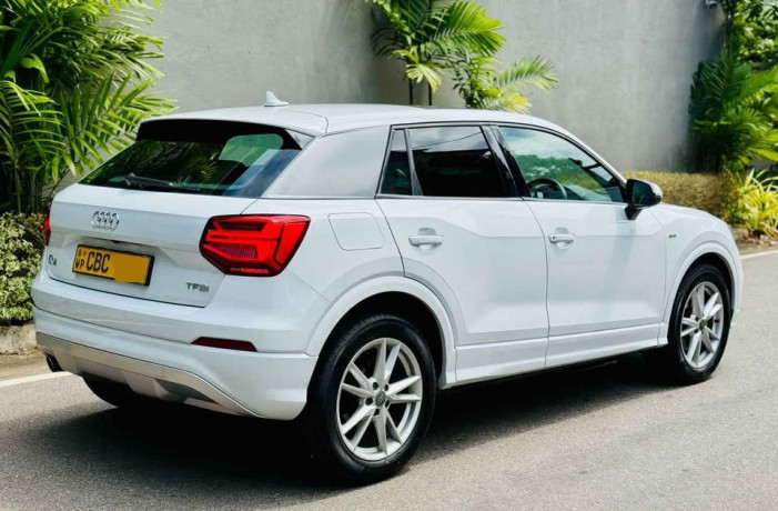 audi-q2-s-line-big-8