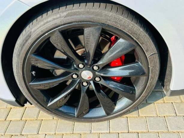tesla-model-s-p-90-dl-dual-motor-ludicrous-big-4