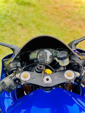 yamaha-r1-2008-big-5