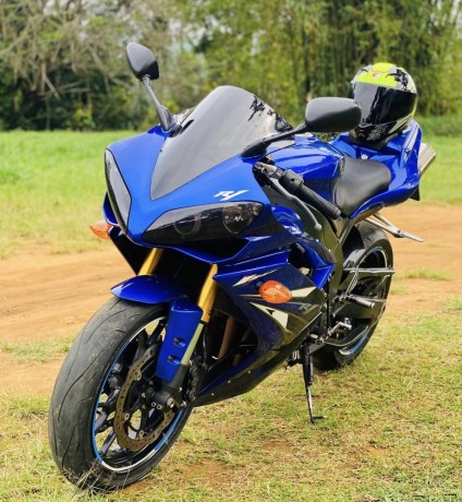 yamaha-r1-2008-big-4