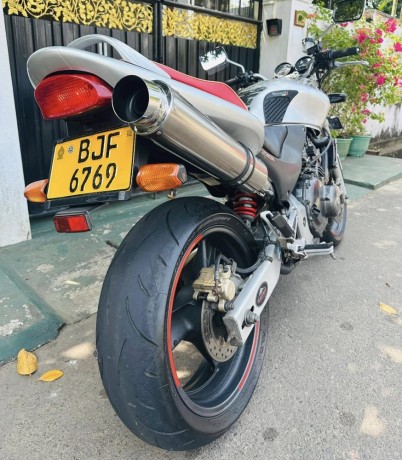 honda-hornet-ch125-2023-big-1