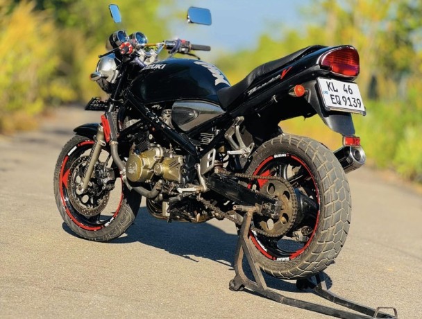 suzuki-bandit-v-registered-big-3