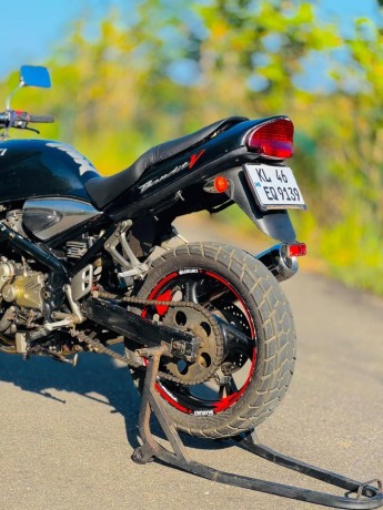 suzuki-bandit-v-registered-big-5