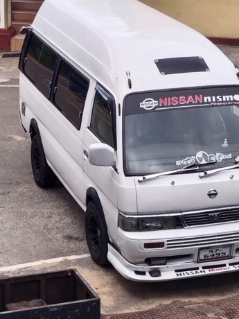 nissan-caravan-1995-big-2