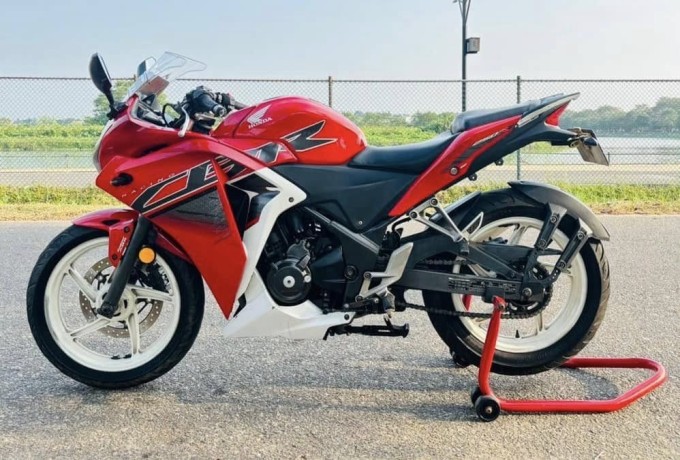 honda-cbr-250r-big-2