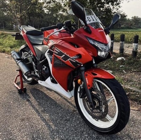 honda-cbr-250r-big-0