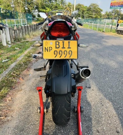 honda-cbr-250r-big-1