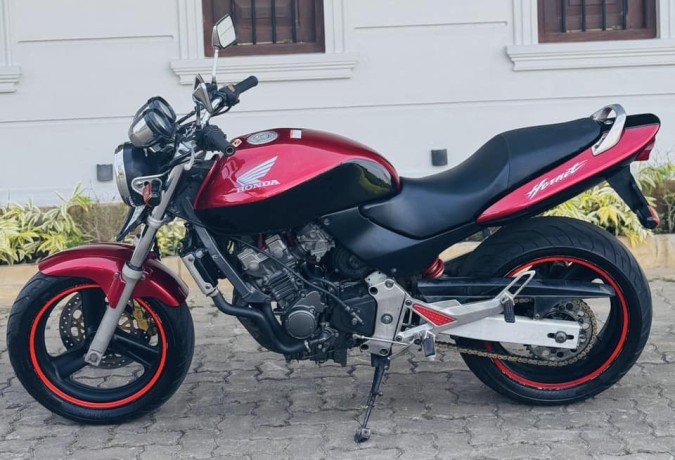 honda-hornet-250-2015-big-3