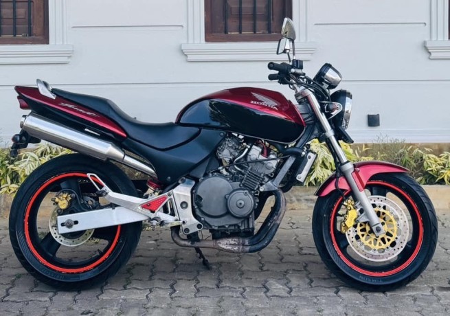 honda-hornet-250-2015-big-2