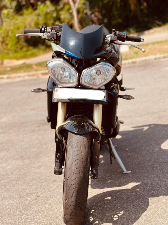 triumph-street-triple-675-big-7